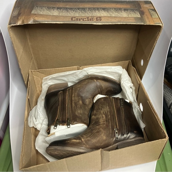 Circle G by Corral distressed leather ankle boots size 9.5 new in box - Picture 11 of 11